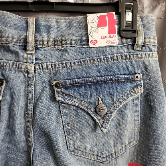 NWT Dear by AB Low-rise Bootcut, 4R - Picture 5 of 13